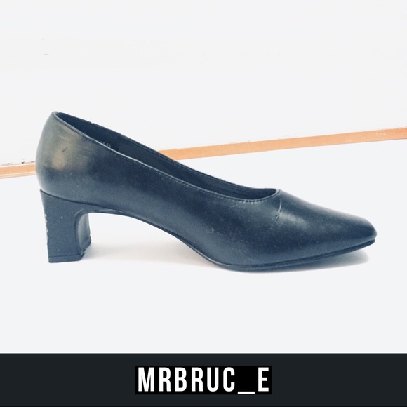 Black Leather 2 in Pump - Picture 1 of 7